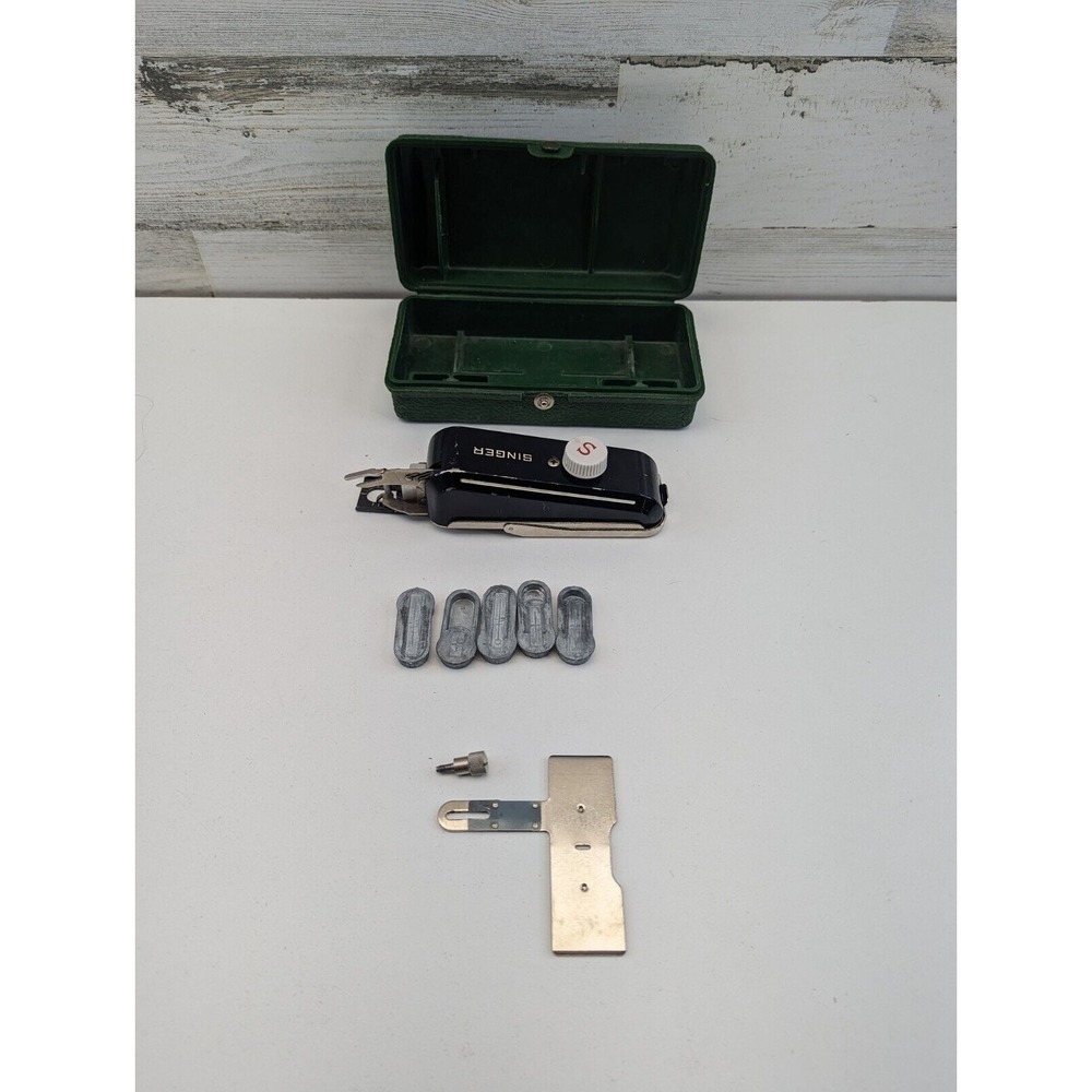 Buttonholer Singer Vintage 1951 Kit #160506 w/ Case 5 Cams